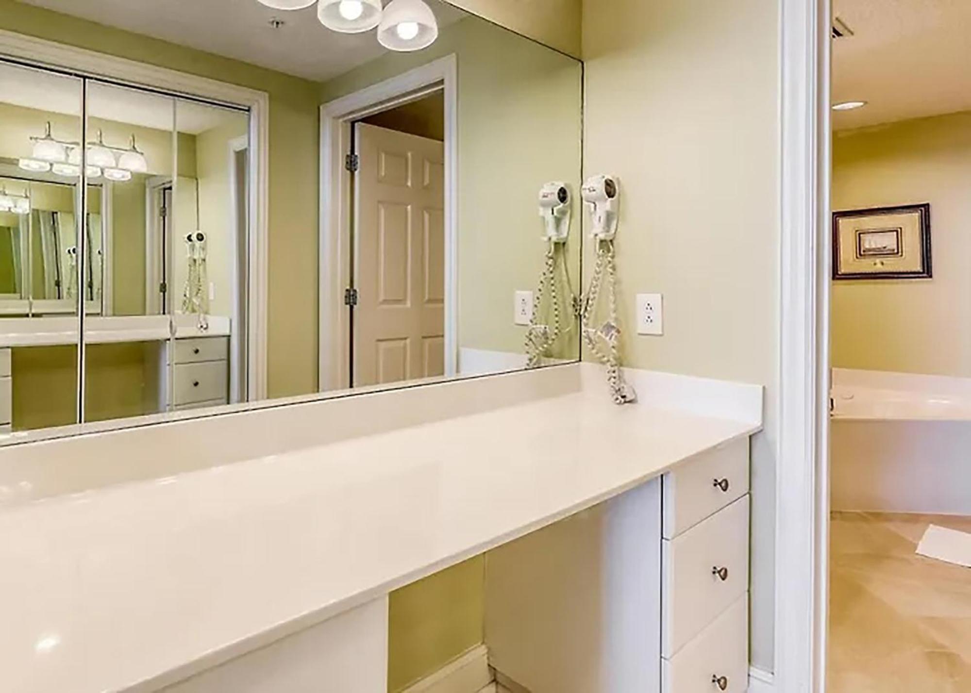 Apartment Majestic Towers 2-801 By Emerald Coast Retreats